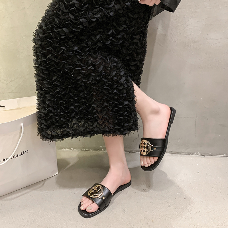 Papuče za žene, ljetna vanjska odjeća 2025., nove modne ravne cipele s donjim dijelom, udobne vilinske cipele sa suknjom, svestrane plisirane japanke