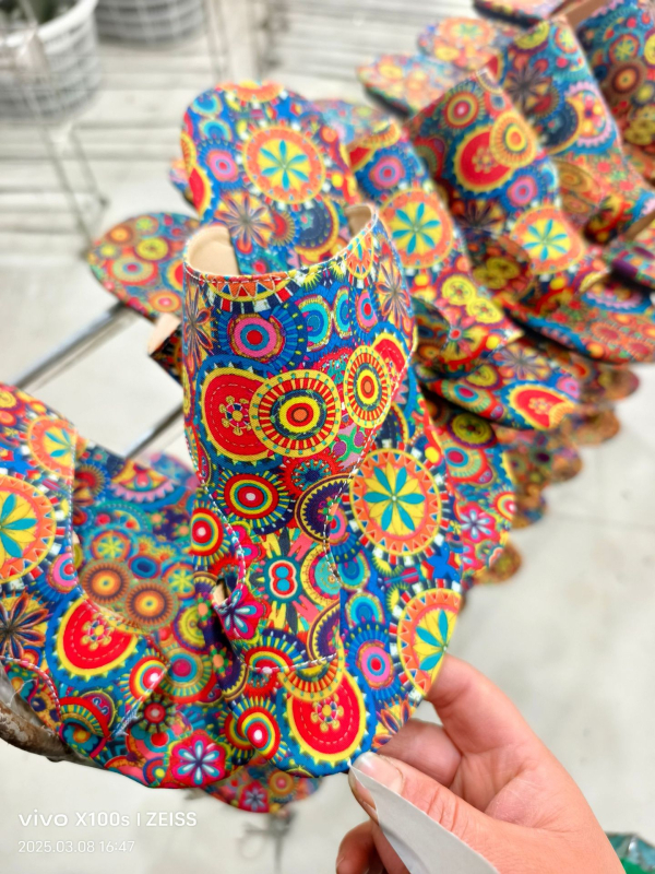 Dámske papuče s plochou špičkou v etnickom štýle, cezhraničné, plus size, nové, priedušné, s potlačou, rímsky štýl, zahraničný obchod, rok výroby 2024