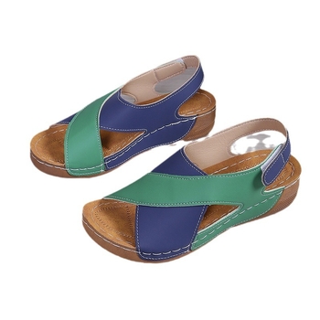 Prekogranične sandale za plažu većih veličina, boje slatkiša, u boji bombona, nove ženske cipele s čičkom, na platformu i klinastom podstavom za ljeto 2024.