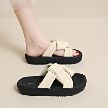 Sandale s mekim potplatom za žene, nove ženske papuče s debelim potplatom za ljeto 2025., visoke sandale za plažu, ležerne japanke s debelim potplatom