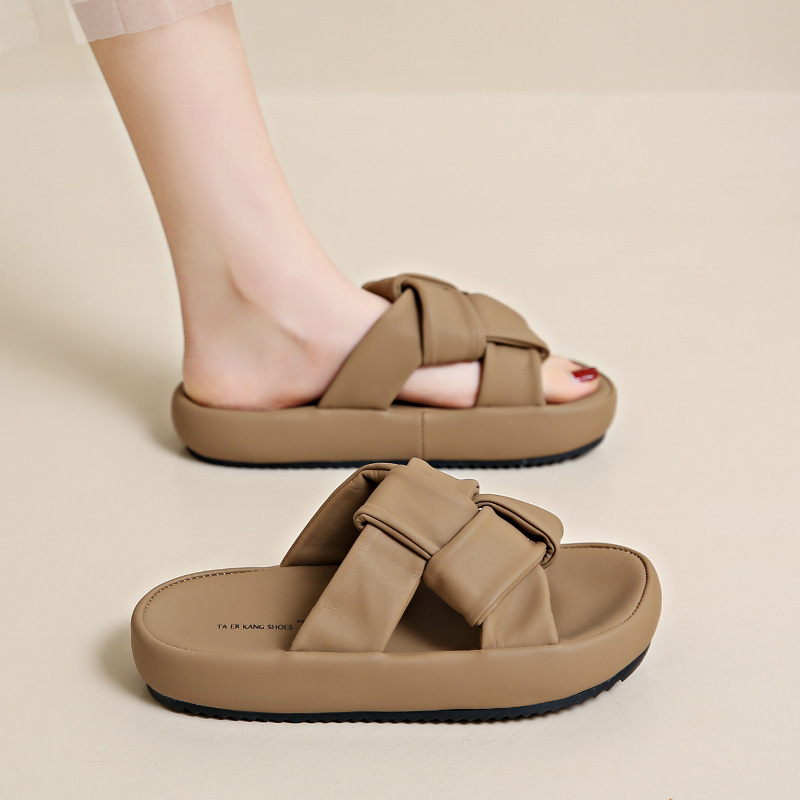 Sandale s mekim potplatom za žene, nove ženske papuče s debelim potplatom za ljeto 2025., visoke sandale za plažu, ležerne japanke s debelim potplatom