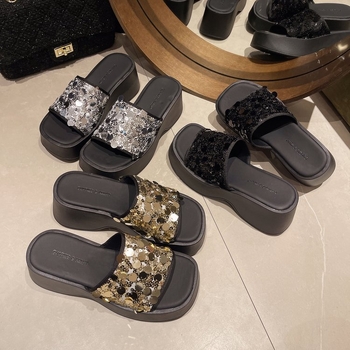 Papuci de damă cu platformă și paiete argintii francezi, vara 2024, eleganți și cu fund gros