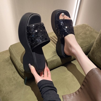 Papuci de damă cu platformă și paiete argintii francezi, vara 2024, eleganți și cu fund gros