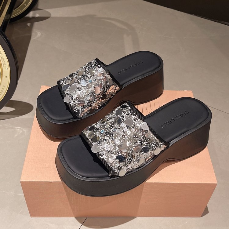 Papuci de damă cu platformă și paiete argintii francezi, vara 2024, eleganți și cu fund gros