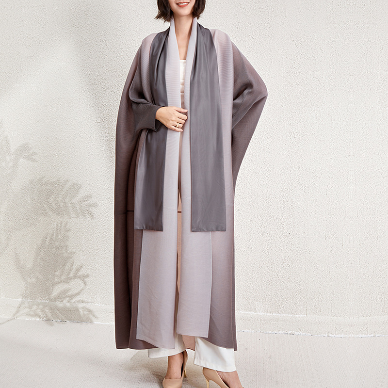 Tarpvalstybinis karšto išpardavimo klostuotas kaubojinis paltas, užsienio prekyba Artimaisiais Rytais, moteriškas gradientinis laisvas plius dydžio putlus mergaičių suvarstomas skara