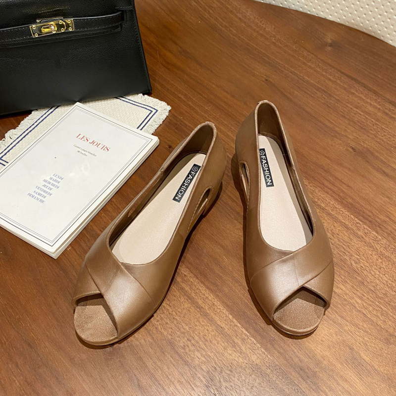 Heli Shark ženske ljetne sandale s torbastom petom, riblja usta, debelom petom, moderne sandale s ravnom petom, ležerne gornje odjeće, preklapajuće cipele