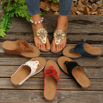 Väliskaubanduse pluss-suuruses paksud sussid Naiste 2024. aasta uued lillelised moe lamedad pealisrõivad Plätud ja sandaalid pluss-suuruses