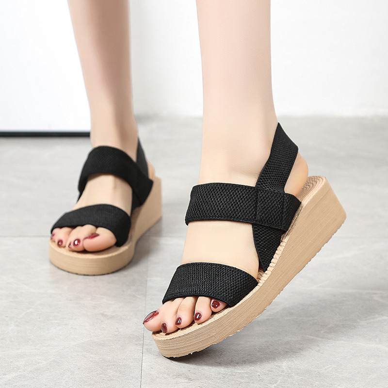 Cezhraničný zahraničný obchod 2024 Nové letné sandále s imitáciou slamy na kline Dámske módne ležérne plážové rímske topánky s hrubou podrážkou