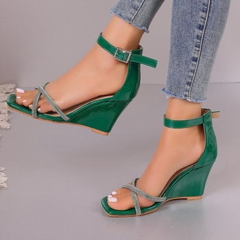 Καλοκαίρι 2024 Νέο Κορεάτικο Στυλ Μοντέρνο Τετράγωνο Κεφαλάρι με Ένα Χαρακτήρα Αγκράφα Ψηλοτάκουνα Μοντέρνα Casual Γυναικεία Ρωμαϊκά Στρας