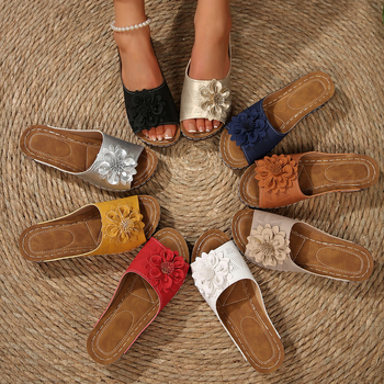 Užsienio prekybos plius dydžio moteriški batai 2025 m. pavasario ir vasaros nauji „Amazon“ tarpvalstybiniai pleišto kulniukai atviromis nosimis gėlėtomis šlepetėmis moterims, didmeninė prekyba