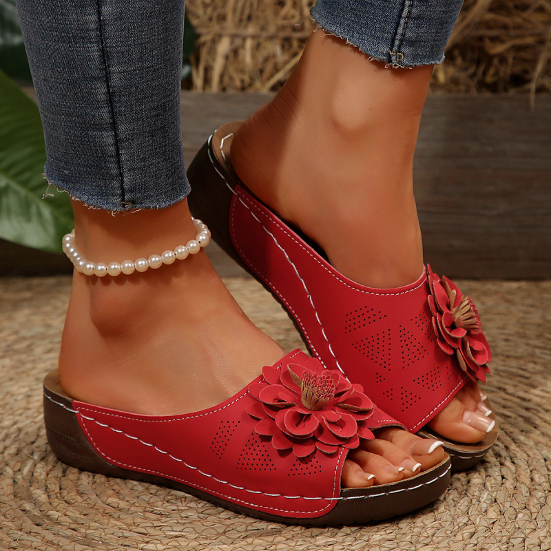 Užsienio prekybos plius dydžio moteriški batai 2025 m. pavasario ir vasaros nauji „Amazon“ tarpvalstybiniai pleišto kulniukai atviromis nosimis gėlėtomis šlepetėmis moterims, didmeninė prekyba