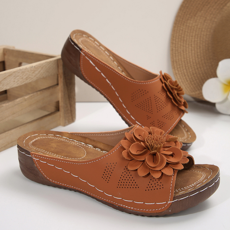 Užsienio prekybos plius dydžio moteriški batai 2025 m. pavasario ir vasaros nauji „Amazon“ tarpvalstybiniai pleišto kulniukai atviromis nosimis gėlėtomis šlepetėmis moterims, didmeninė prekyba