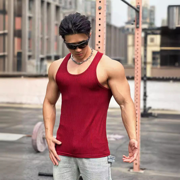 Nauja raumeninga vasarinė megzta vertikalių juostų fitneso, sportinio laisvalaikio, plona vyriška I formos liemenė, plaukų karta.