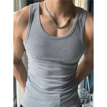 Vyriška liemenė su siūlais, sunki, balta, apvaliu kaklu, amerikietiško stiliaus, aptempta, elastinga, laisvalaikio, kvėpuojanti, prakaitą sugerianti liemenė