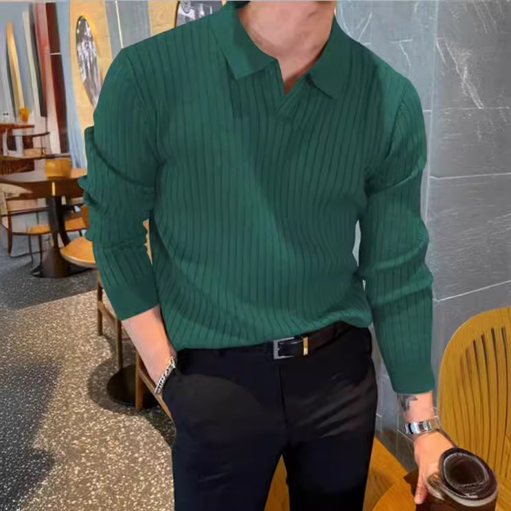 Europos ir Amerikos užsienio prekyba. Tarpvalstybiniai „Amazon“ vyriški polo marškinėliai, vasariškai karšto stiliaus.