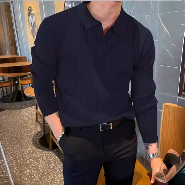 Europos ir Amerikos užsienio prekyba. Tarpvalstybiniai „Amazon“ vyriški polo marškinėliai, vasariškai karšto stiliaus.