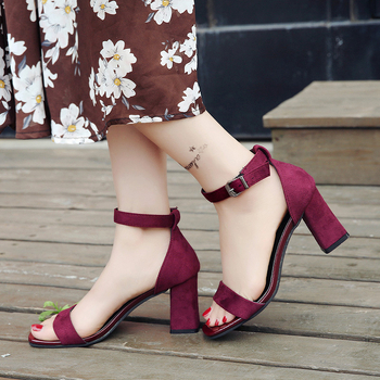 Γυναικεία Σανδάλια Καλοκαίρι 2024 Νέα Χοντρά Τακούνια Μαύρα Φοιτητικά με Ανοιχτή Δάχτυλη και Αγκράφα, Ρωμαϊκά Ψηλοτάκουνα για Γυναίκες