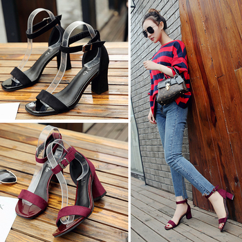 Γυναικεία Σανδάλια Καλοκαίρι 2024 Νέα Χοντρά Τακούνια Μαύρα Φοιτητικά με Ανοιχτή Δάχτυλη και Αγκράφα, Ρωμαϊκά Ψηλοτάκουνα για Γυναίκες