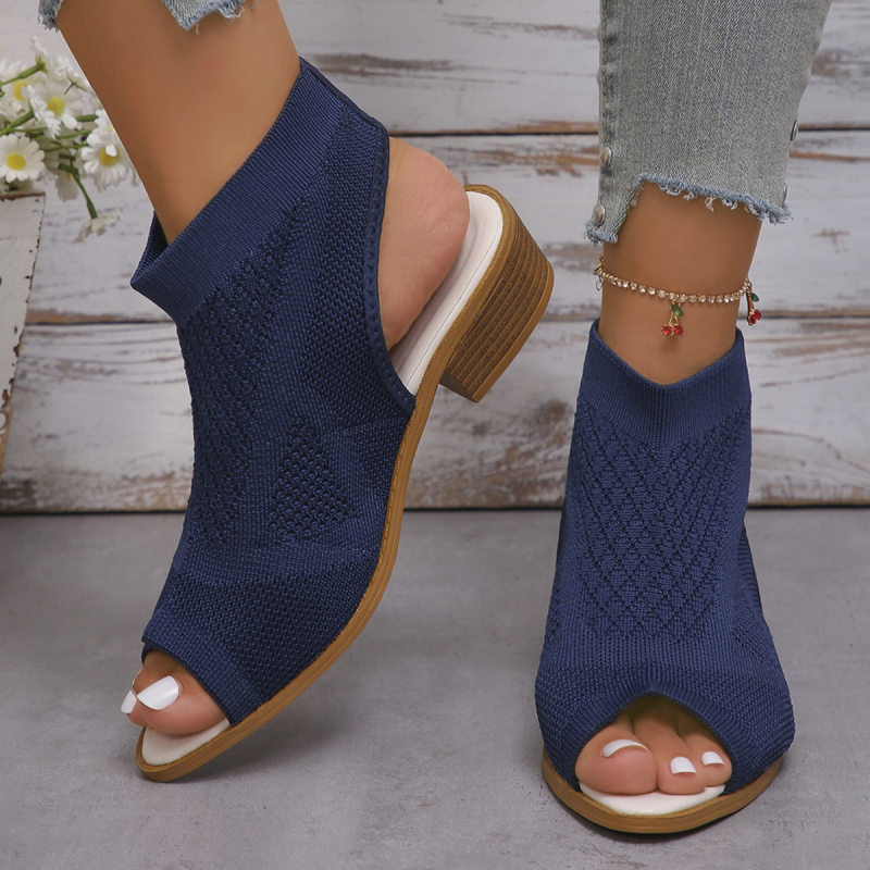 Užsienio prekybai skirtos naujos aukštakulnės basutės, europietiškos ir amerikietiškos mados megztos tuščiavidurės storakulnės aukštakulnės moteriškos basutės. Sandėlyje.