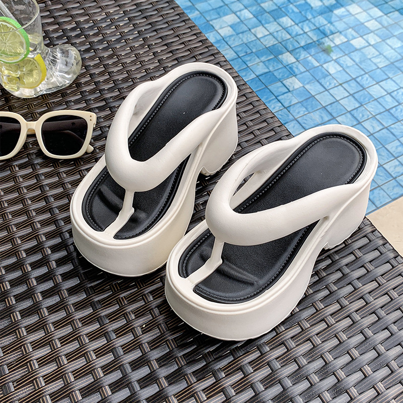 2025 Flip-flop-uri noi cu talpă groasă Eva pentru îmbrăcăminte de vară pentru femei, pantofi cu platformă antiderapantă la modă, versatil, vânzare cu ridicata de celebrități pe internet