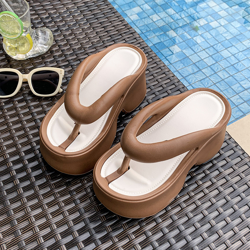 2025 Flip-flop-uri noi cu talpă groasă Eva pentru îmbrăcăminte de vară pentru femei, pantofi cu platformă antiderapantă la modă, versatil, vânzare cu ridicata de celebrități pe internet