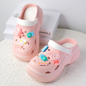 Internetist trendikad moekad platvormkoogi põhjaga kingad, naiste paksu tallaga, libisemiskindlad, armsad koomiksiga rannasandaalid sügiseks ja suveks