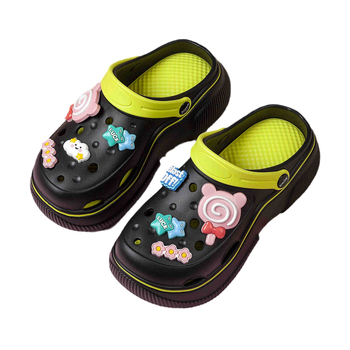 Internetist trendikad moekad platvormkoogi põhjaga kingad, naiste paksu tallaga, libisemiskindlad, armsad koomiksiga rannasandaalid sügiseks ja suveks