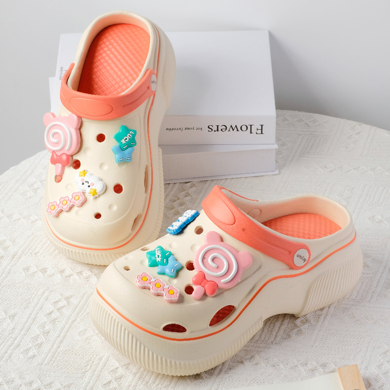 Internetist trendikad moekad platvormkoogi põhjaga kingad, naiste paksu tallaga, libisemiskindlad, armsad koomiksiga rannasandaalid sügiseks ja suveks