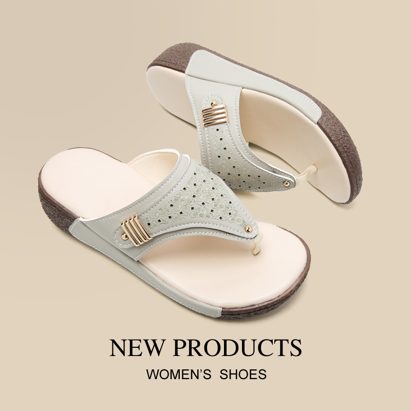 Luxusné sandále a papuče vo francúzskom štýle pre ženy, leto 2024, nový štýl, vrchné oblečenie so sukňou, hrubé spodné časti, plážové nazúvacie sandále