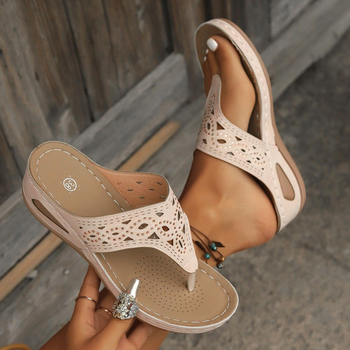 Γυναικεία σαγιονάρες με κοίλο χοντρό πάτο και σφήνα, plus size, με στρας και κλιπ, 2024, νέα ευρωπαϊκά και αμερικανικά σανδάλια αναψυχής με κλιπ ποδιών, για το καλοκαίρι