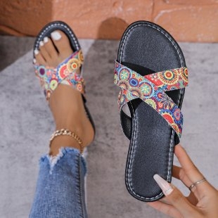 raktáron 2024 új, határokon átnyúló, plus size szandálok Európában és az Egyesült Államokban, Római keresztpántos, lapos talpú, plus size női szandálok