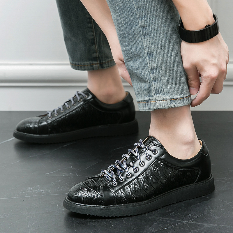 Cezhraničné jarné a letné nové šnurovacie biznis kožené topánky pánske európske stanice módne plus size pánske topánky spoločenské ležérne topánky na palubovke pánske