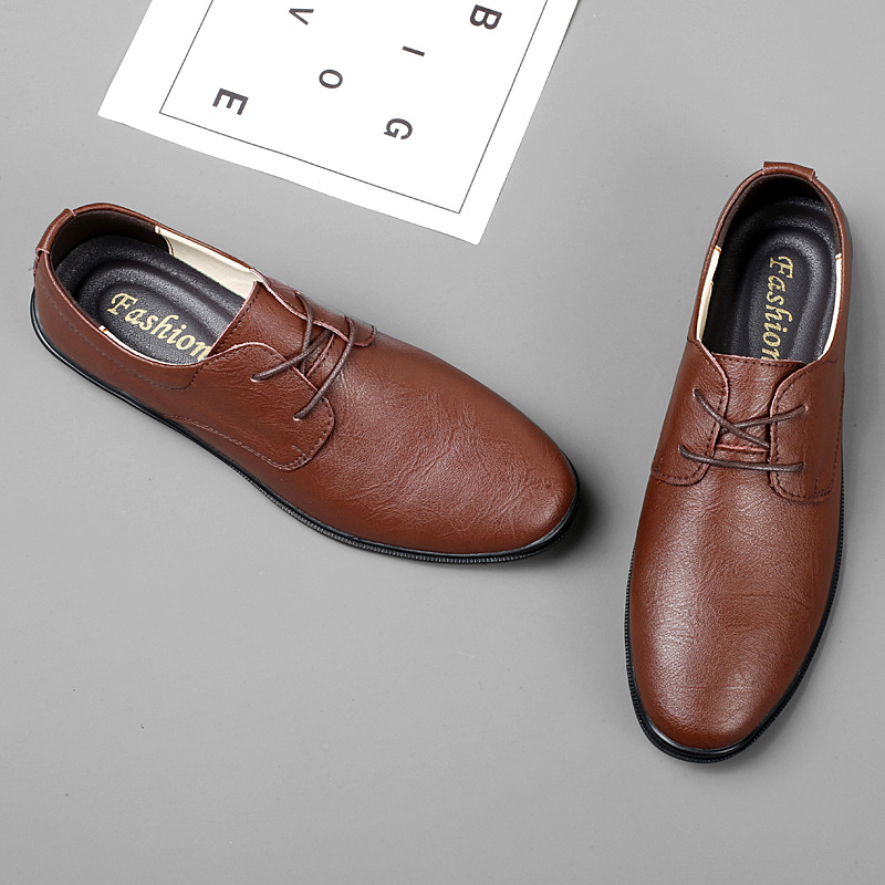 Pánske topánky Jar 2025 Nové špicaté nízke nohavice Business Casual topánky pre dospelých Pánske retro trendy malé kožené topánky