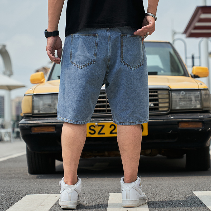 Pliusinio dydžio vyriškos laisvos amerikietiško stiliaus 5 taškų kelnės, vasarinės ypač didelės vienspalvės 5 taškų džinsinės kelnės, vyriškos tiesios vidutinio ilgio kelnės