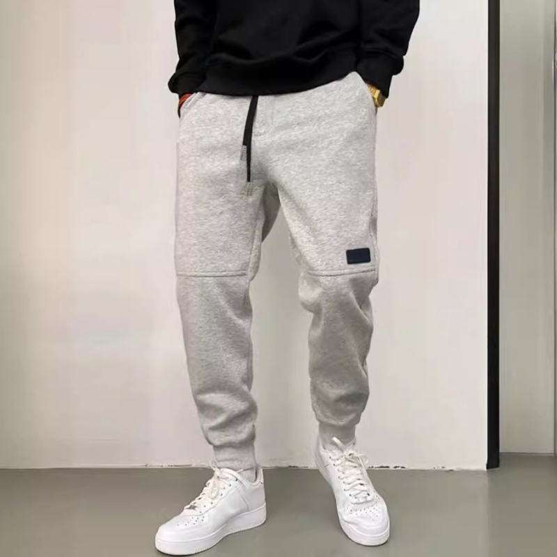 2023. aasta Amazon Independent Stationi keermestatud pingutusnööriga vabaaja paksendatud püksid. Trendikad brändi fliisvoodriga püksid. Mugavad, soojad ja vabaaja. Mitmekülgsed.