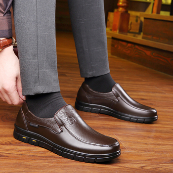 Χειμερινά ζεστά βαμβακερά παπούτσια με επένδυση fleece 2024 νέα ανδρικά δερμάτινα παπούτσια με στρώσεις δέρματος για το κεφάλι, μαλακό κάτω μέρος, μεσήλικα παπούτσια πατέρα