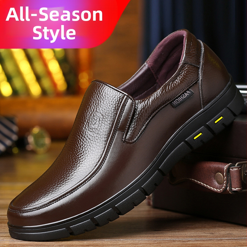 Pantofi de iarnă din bumbac cald, căptușiți cu fleece, 2024, pantofi noi din piele pentru bărbați, strat de cap din piele, cu fund moale, pantofi de afaceri pentru tați de vârstă mijlocie