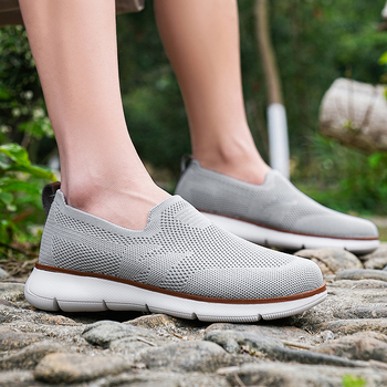 Kojinės ir batai 2025 Vyriški užsegami batai Kvėpuojantys sportbačiai Skraidantys tinklelio batai Vyriški plius dydžio vaikščiojimo batai