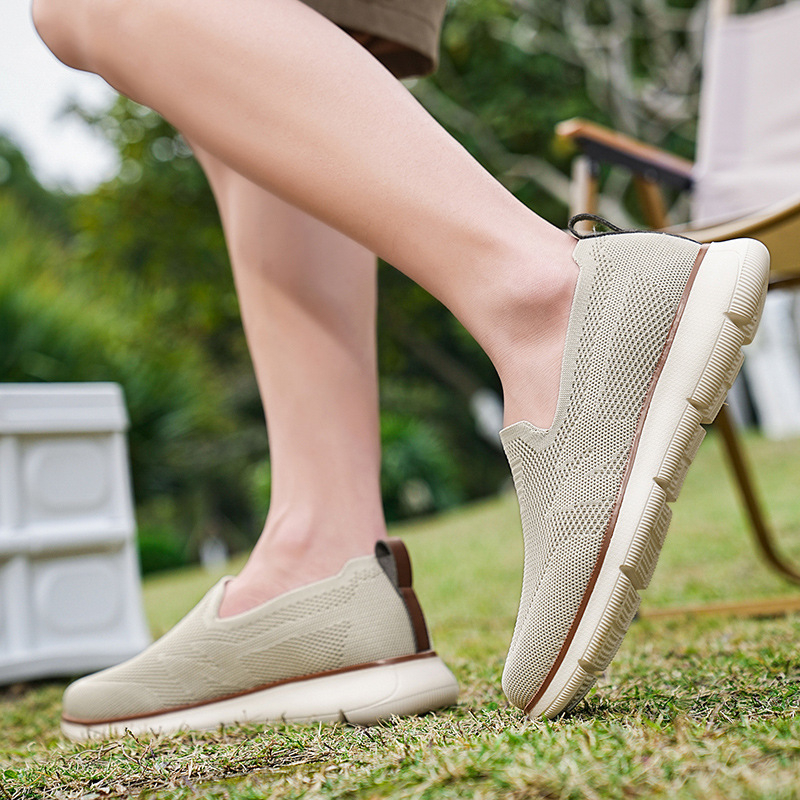 Kojinės ir batai 2025 Vyriški užsegami batai Kvėpuojantys sportbačiai Skraidantys tinklelio batai Vyriški plius dydžio vaikščiojimo batai