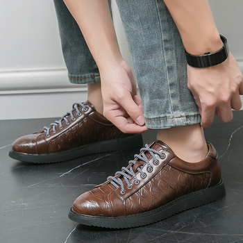 Ανδρικά Βρετανικά Κορεάτικα Δερμάτινα Παπούτσια Άνοιξη και Καλοκαίρι 2024 Νέα Μοντέρνα Παπούτσια Μαλακή Σόλα, Αδιάβροχα Παπούτσια για Άνδρες