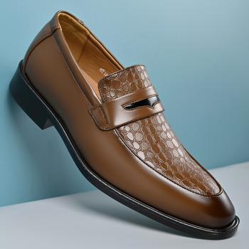 2025 Pantofi de comerț exterior transfrontalier Amazon en-gros Pantofi noi din piele pentru bărbați 46 Set de lucru Mărimea piciorului Pantofi pentru bărbați 47