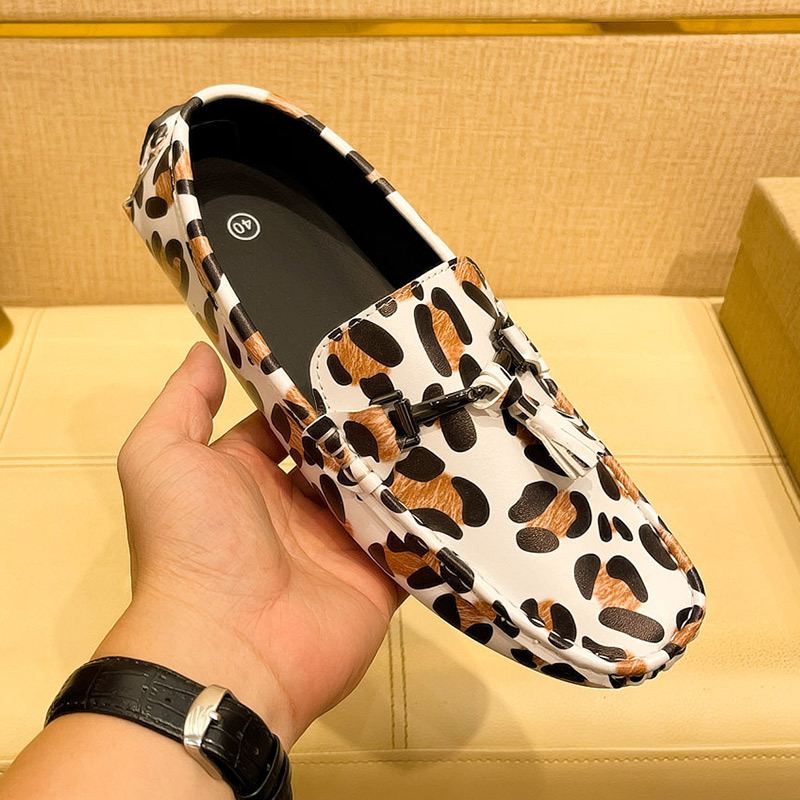 2025. gada pavasara un rudens vīriešu apavi ikdienas pārrobežu plus izmēra reljefi ikdienas moderni vīriešu mīkstas zoles uzvelkami ikdienas pupiņu formas apavi