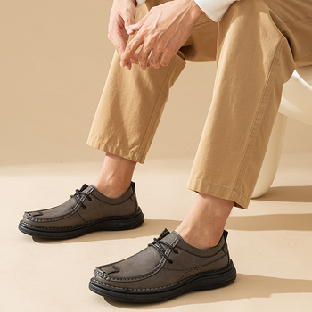 Ανδρικά παπούτσια μεγάλων μεγεθών, ανδρικά παπούτσια με κορδόνια, μια γενιά μεσήλικων και ηλικιωμένων πατέρων, μαλακά ανδρικά παπούτσια