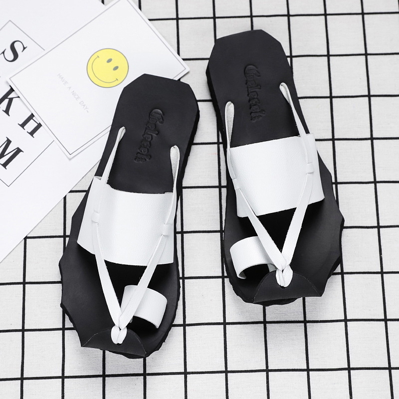 Nyári férfi papucsok, személyre szabott és sokoldalú, fekete koreai stílusú divatos tengerparti római szandál, férfi gyártói flip-flopok