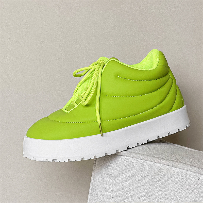 Pánske topánky 2024 zimné flísové podšívky teplé vysoké pánske topánky na chlieb trend Joker ležérne teplé bavlnené čižmy veľkoobchod