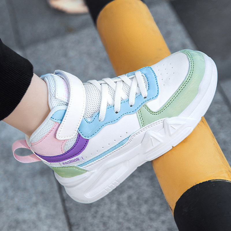 Търговия на едро на детски обувки за дъска, есен 2024, нови големи детски модни ежедневни бели обувки за момчета и момичета, леки обувки за дъска с меко дъно