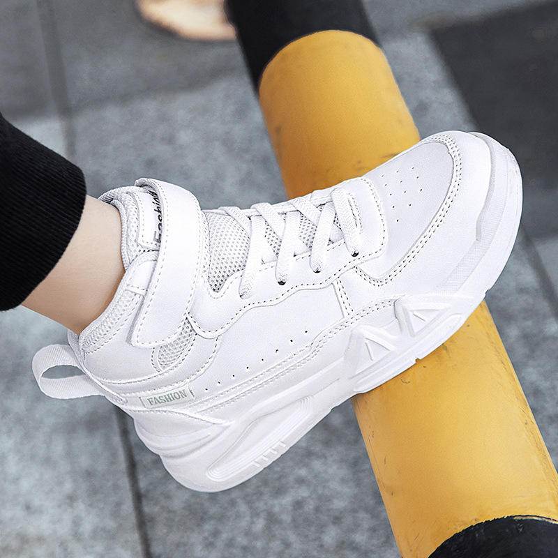 Търговия на едро на детски обувки за дъска, есен 2024, нови големи детски модни ежедневни бели обувки за момчета и момичета, леки обувки за дъска с меко дъно