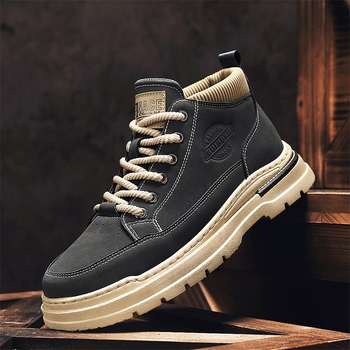 Meeste kõrged kingad 2024. aasta uued suvised hingavad kõrgust suurendavad Briti stiilis meeste Martini saapad, mustad tööriided, trendikad kingad meestele