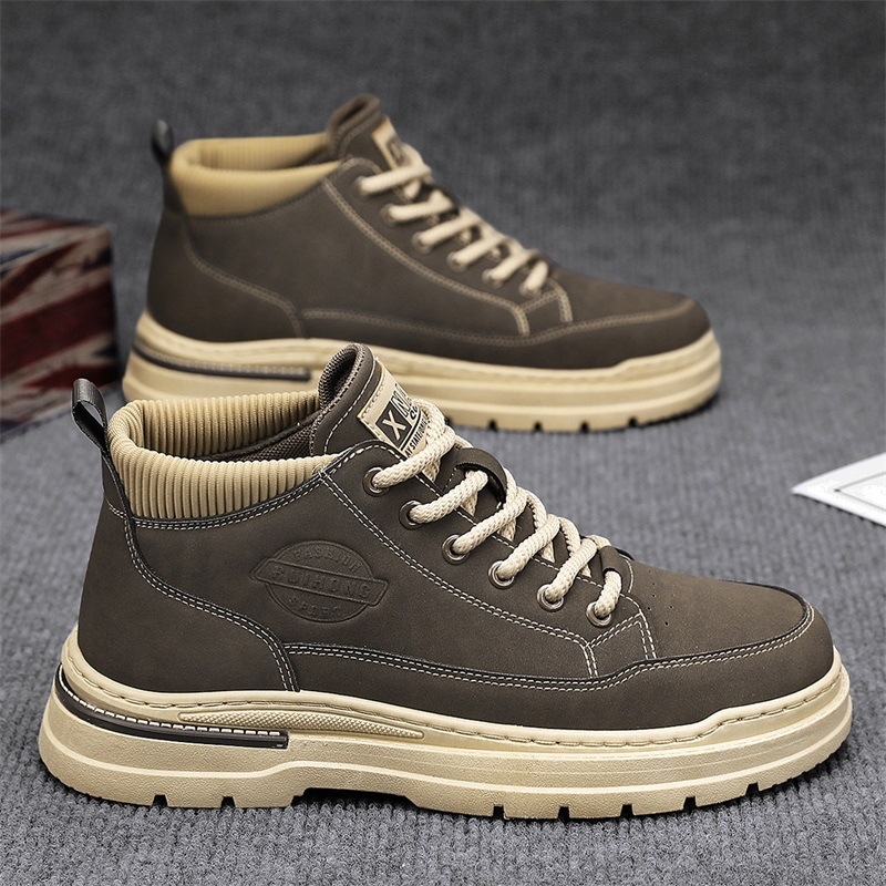 Meeste kõrged kingad 2024. aasta uued suvised hingavad kõrgust suurendavad Briti stiilis meeste Martini saapad, mustad tööriided, trendikad kingad meestele