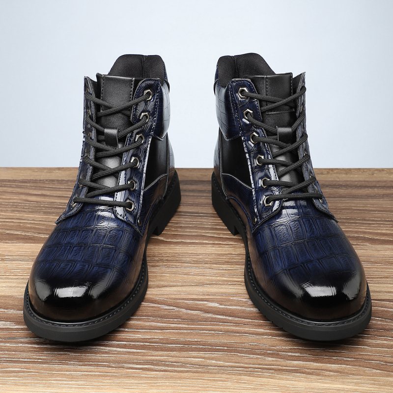 Nauji, plius dydžio vyriški retro stiliaus odiniai laisvalaikio batai, madingi, vidutinio aukščio, dryžuoti Martino aulinukai su kutais.